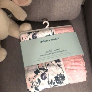 Aden and anais flowers bloom muslin blanket